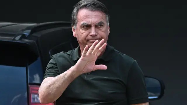 Bolsonaro é submetido a cirurgia no ombro e apresenta boa evolução clínica bolsonaro-e-submetido-a-cirurgia-no-ombro-e-apresenta-boa-evolucao-clinica