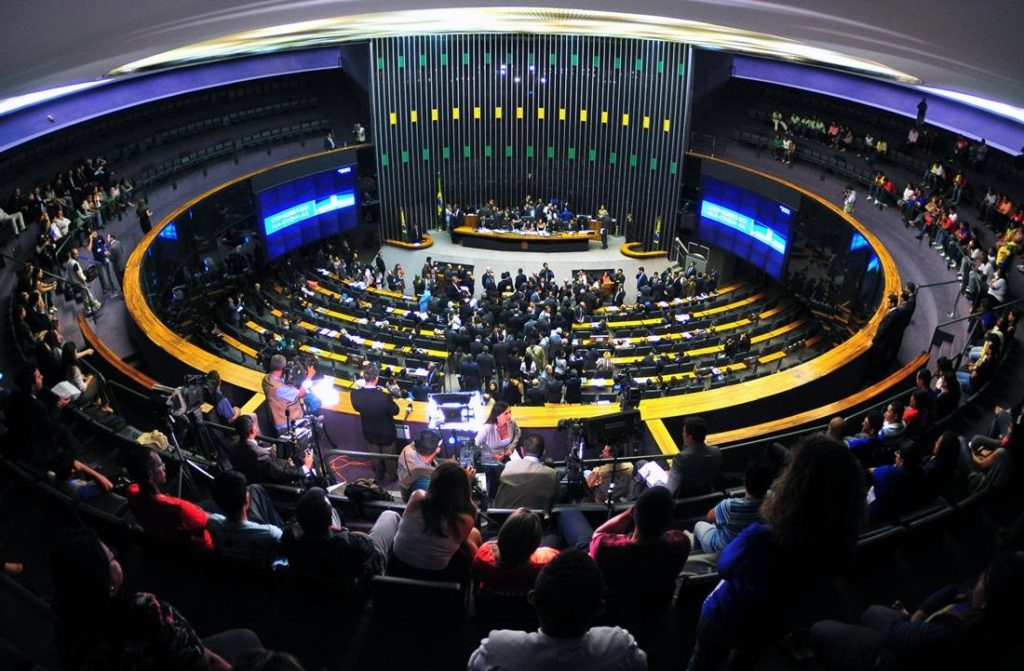 Comissão especial da Câmara prevê votar o fim da escala 61 ainda em maio comissao-especial-da-camara-preve-votar-o-fim-da-escala-61-ainda-em-maio