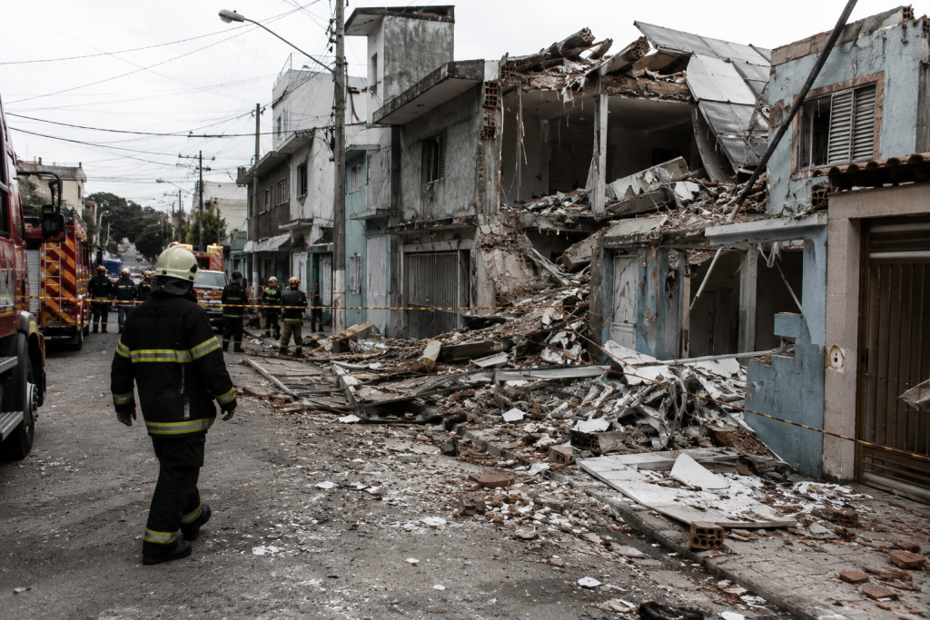 Explosão destrói casas e deixa rastro de devastação na Zona Norte de São Paulo explosao-destroi-casas-e-deixa-rastro-de-devastacao-na-zona-norte-de-sao-paulo