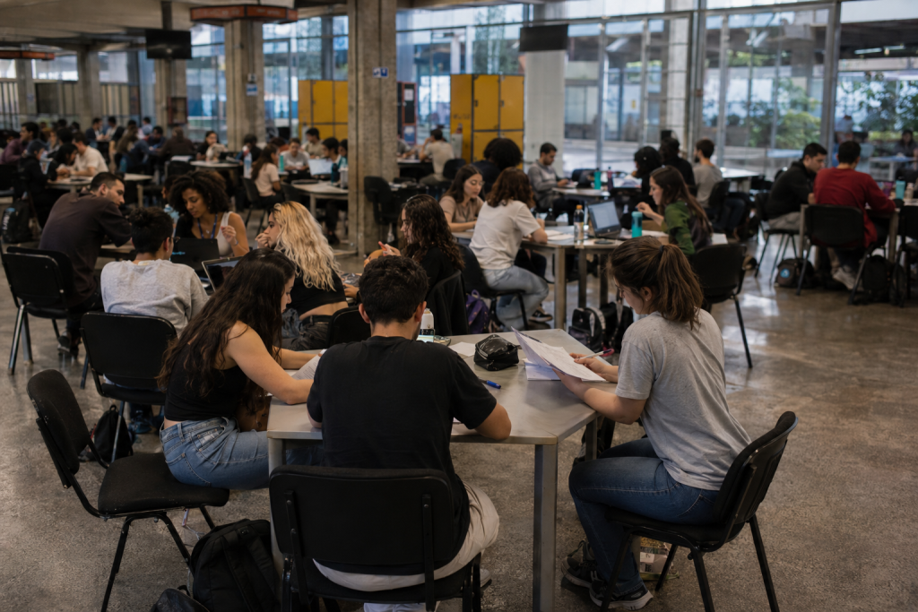 Governo federal abre 3,8 mil vagas gratuitas em cursos EAD de gestão cultural governo-federal-abre-3,8-mil-vagas-gratuitas-em-cursos-ead-de-gestao-cultural