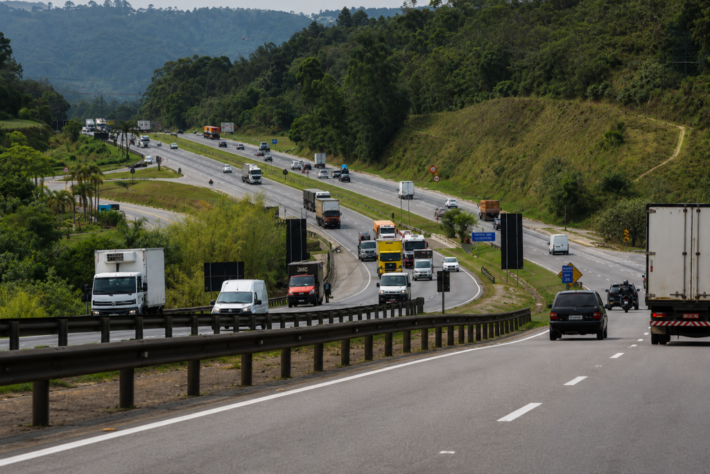 policia-rodoviaria-reforca-fiscalizacao-nas-estradas-de-sp-durante-o-feriado