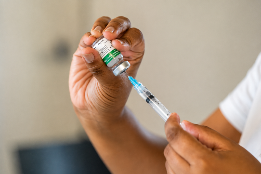 Vacina da gripe deve ser tomada todos os anos para manter proteção vacina-da-gripe-deve-ser-tomada-todos-os-anos-para-manter-protecao