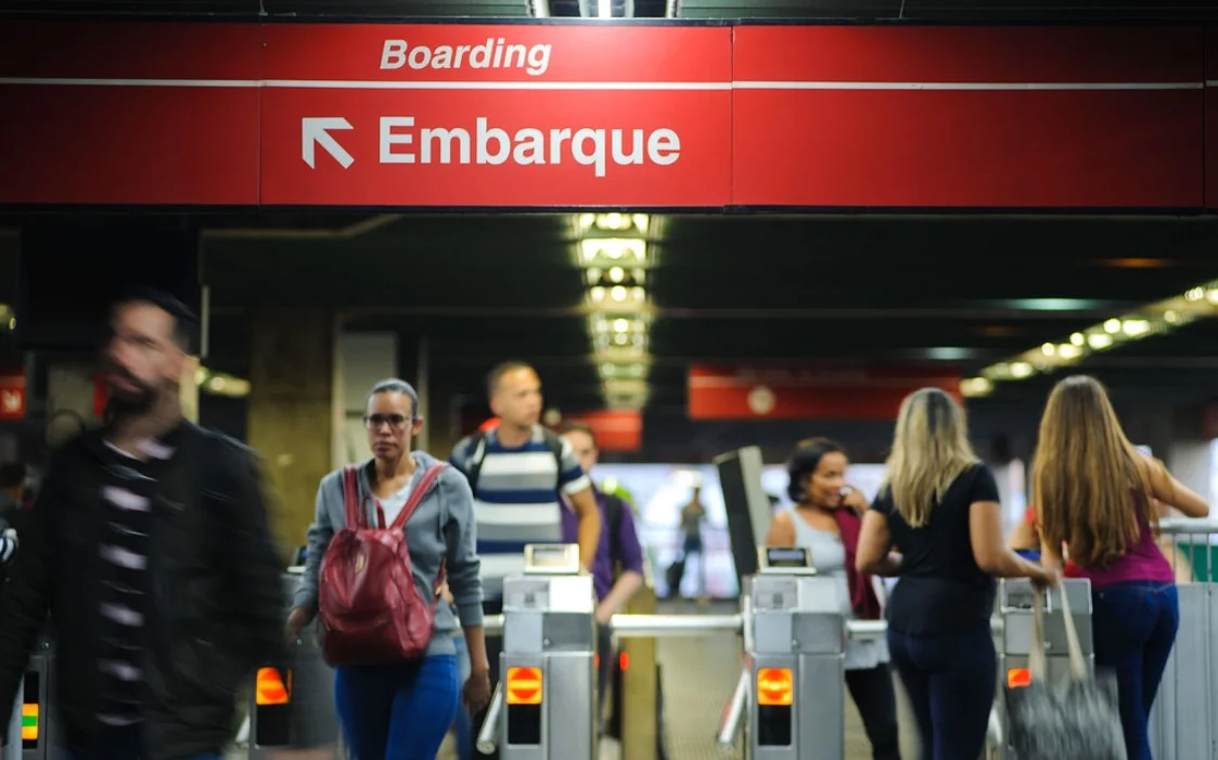 VEJA COMO FUNCIONA O TRANSPORTE SOBRE TRILHOS DE SP DURANTE PARALISAÇÃO